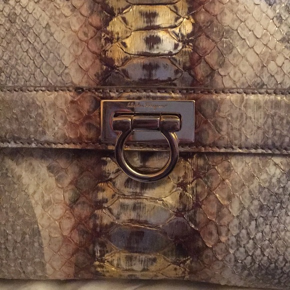 Exotic snakeskin ferragamo Sofia bag - Picture 2 of 6